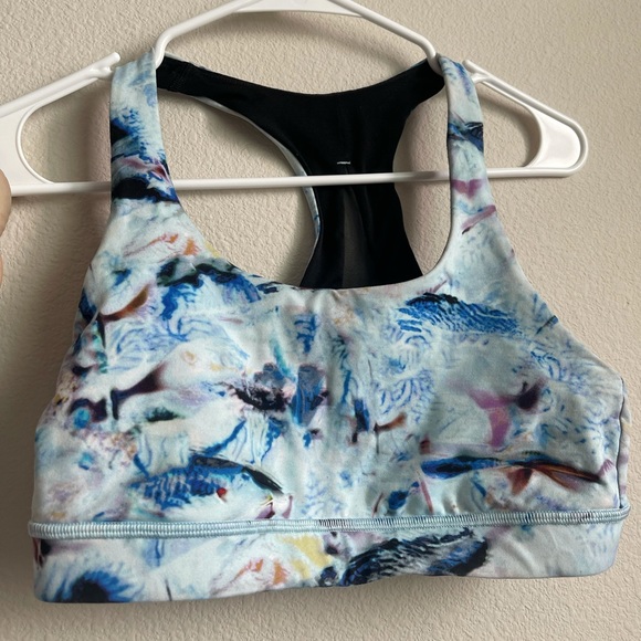 Lululemon invigorate sports bra size 6 - Picture 2 of 2